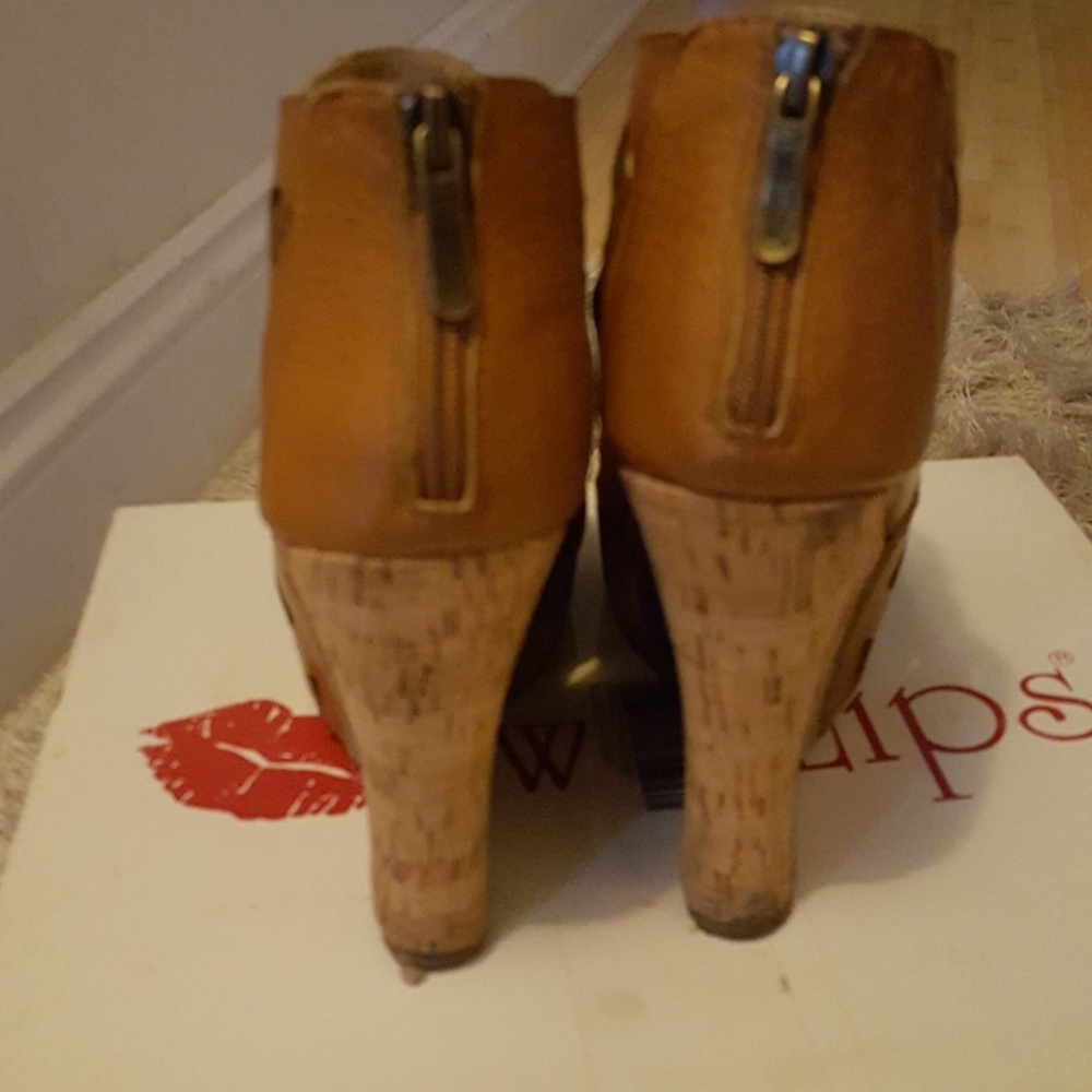 Platform sandals - Picture 2 of 4